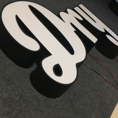 L'impression UV 3D de signe de lettre de la Manche de la publicité de forme de caisson lumineux a illuminé l'UL