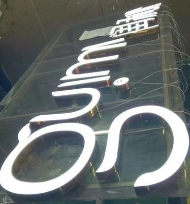 CE avant ROHS de signe de lettre de la Manche de magasin en aluminium liquide de résine