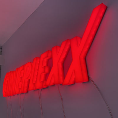 C.C acrylique des signes 12V de lettres de LED lumineux par magasin extérieur