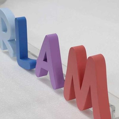 Le salon de beauté ouvrent le laser de la publicité de signe de la lettre 3D a coupé l'épaisseur du logo 3cm en métal