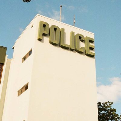 L'or balayent la profondeur du signe 10cm de lettre en métal d'acier inoxydable pour des bureaux du gouvernement