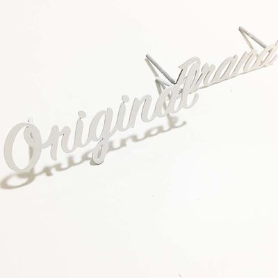 Le signe blanc de lettre en métal de peinture de coupe plate a balayé le Signage de lettre de la Manche SS304