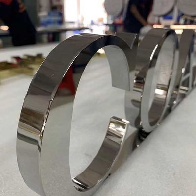 Lettres fabriquées par épaisseur argentée en métal du miroir 2cm de Signage de devanture de lettre d'alphabet