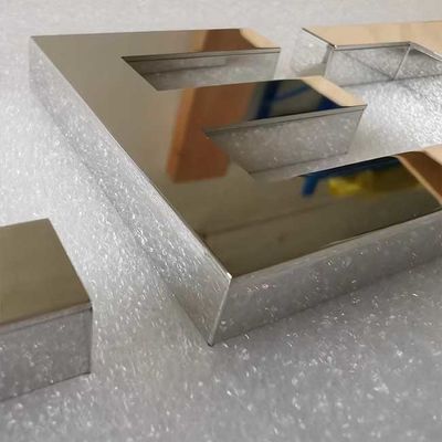 Lettres fabriquées par épaisseur argentée en métal du miroir 2cm de Signage de devanture de lettre d'alphabet