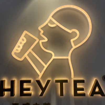 3d extérieur a illuminé le signe de Lit de halo marque avec des lettres l'UL fixée au mur