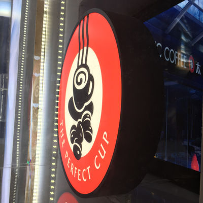 Bâti acrylique en aluminium de mur de conception de panneau de signe de nom de café