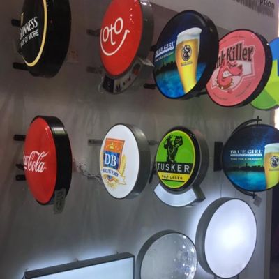 Le double extérieur de peinture de noir de panneau de signe de restaurant d'affaires de 12V LED a dégrossi