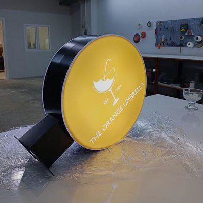 Le double acrylique de Signage de caisson lumineux de café de restaurant a dégrossi