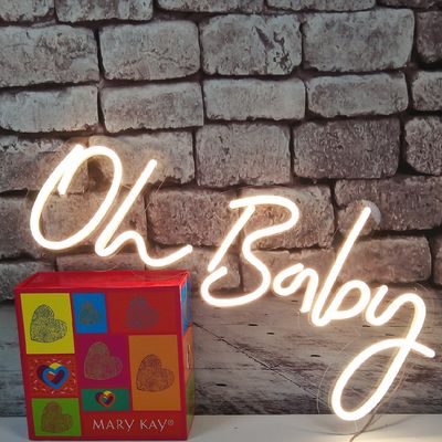 D'intérieur de décoration menés s'allument vers le haut des lettres au néon IP65 imperméables