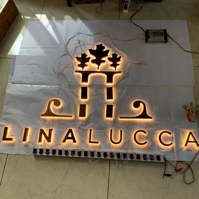 Lumière extérieure vers le haut de l'acier inoxydable de inscription acrylique 3cm du Signage 304# de signe de la lettre 3d
