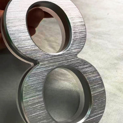 Le noir rétro-éclairé acrylique de signe de lettre de la publicité 3D a peint l'épaisseur de 12cm