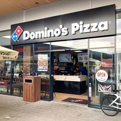 Lettres Canal LED avec une durée de vie de 50 000 heures et une alimentation Meanwell offrant un éclairage et des performances d'enseigne à long terme