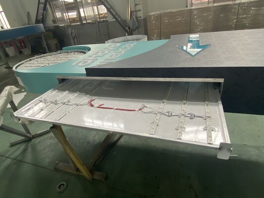 Services de signalisation de lettres 3D offrant des solutions de signalisation personnalisées pour l'hôtellerie de détail et la marque d'entreprise