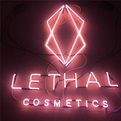 Le magasin Logo Custom Neon Sign Glass de cosmétiques a fait les lettres au néon roses de la Manche