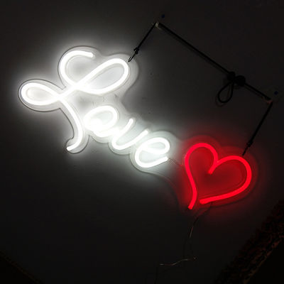 Lettres au néon les épousant au néon faites sur commande de la Manche d'amour de signe d'UL pour le mur